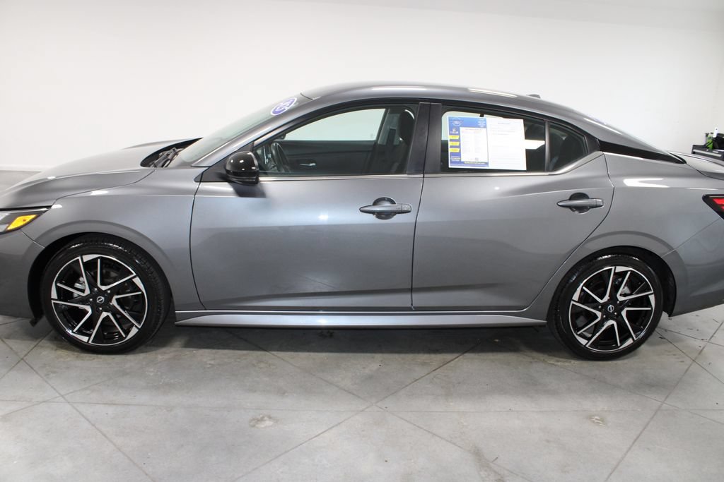 Used 2025 Nissan Sentra SR FWD image 6