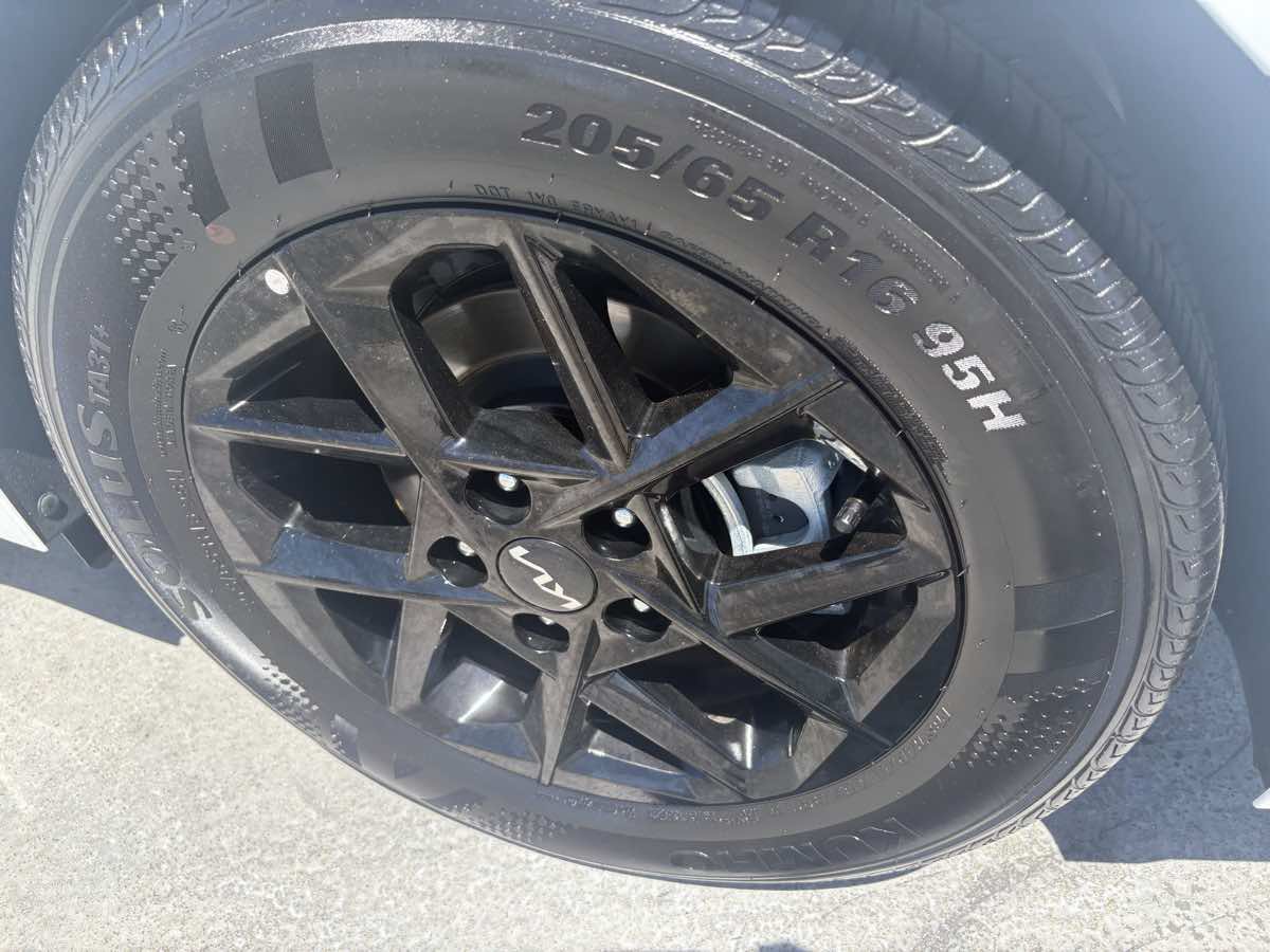 Used 2026 Kia K5 LXS FWD image 12