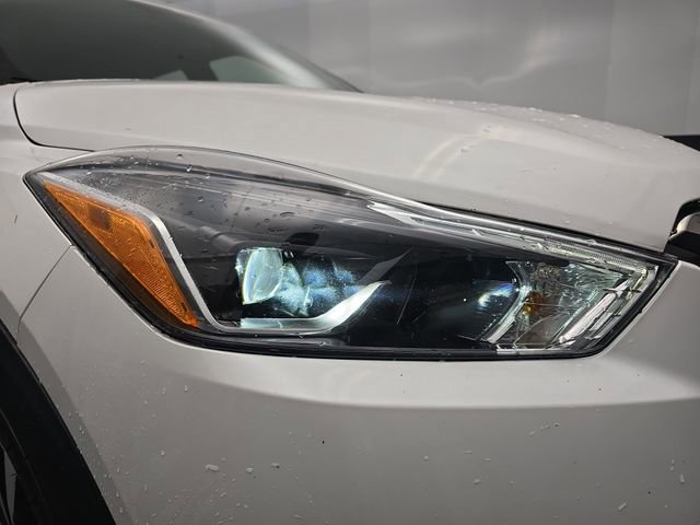 Used 2020 Nissan Kicks SR FWD image 14