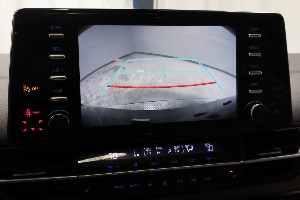 Used 2022 Toyota Sienna XLE image 4