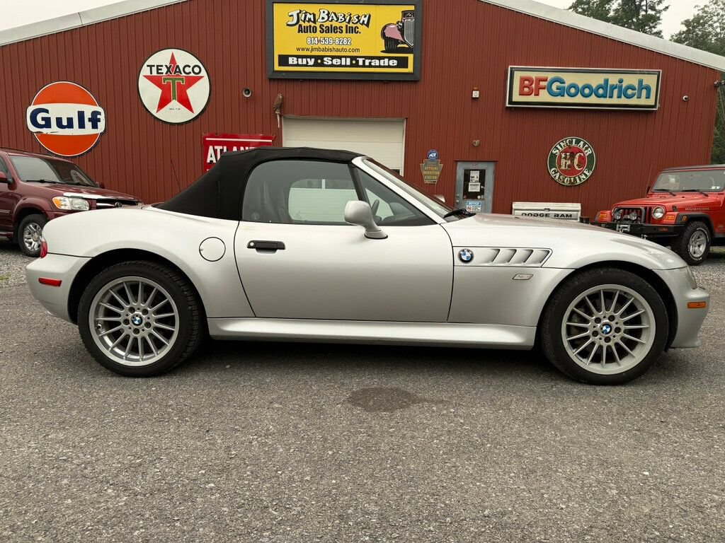 Used 2001 BMW Z3 3.0i RWD image 2