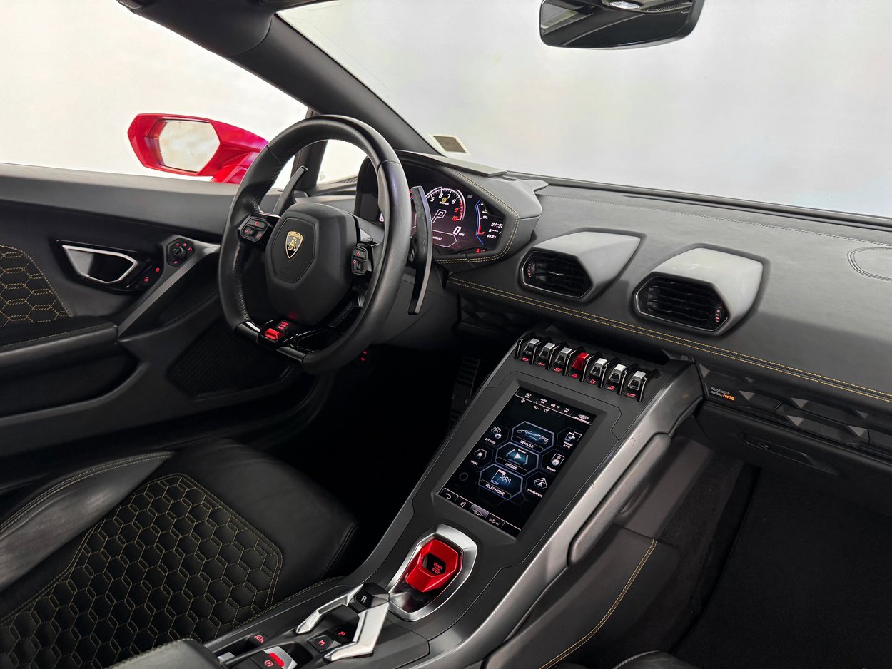 Used 2023 Lamborghini Huracan EVO image 21