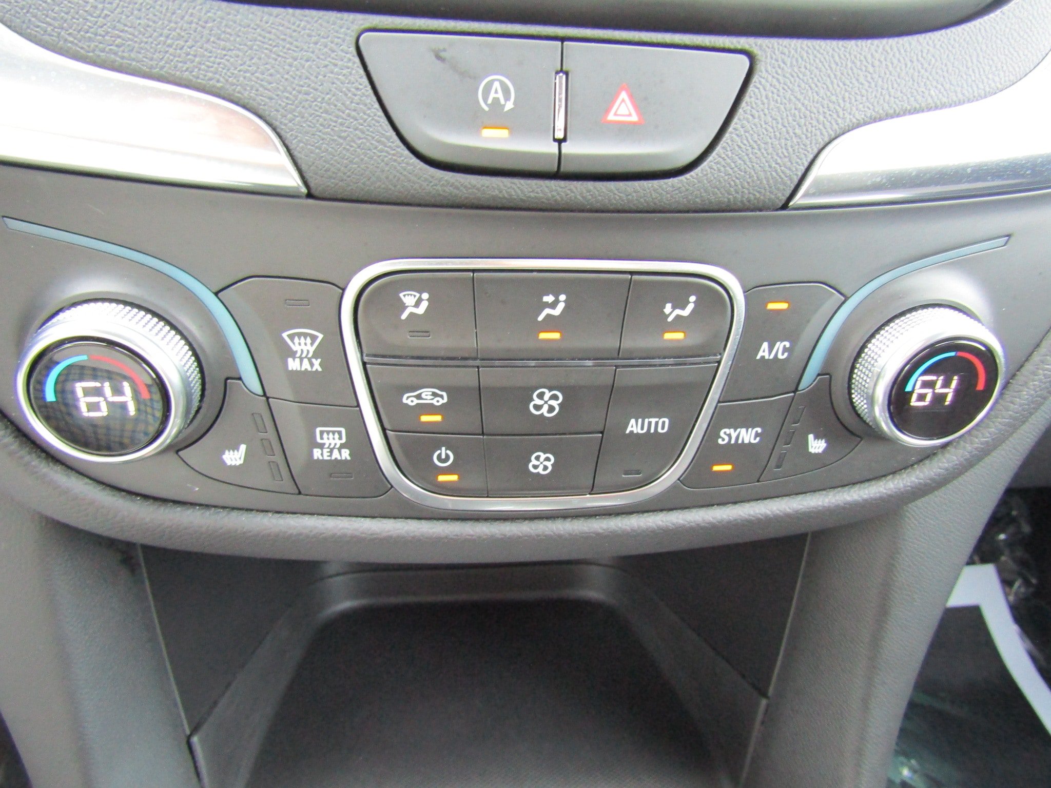 Used 2024 Chevrolet Equinox LT AWD/4WD image 27