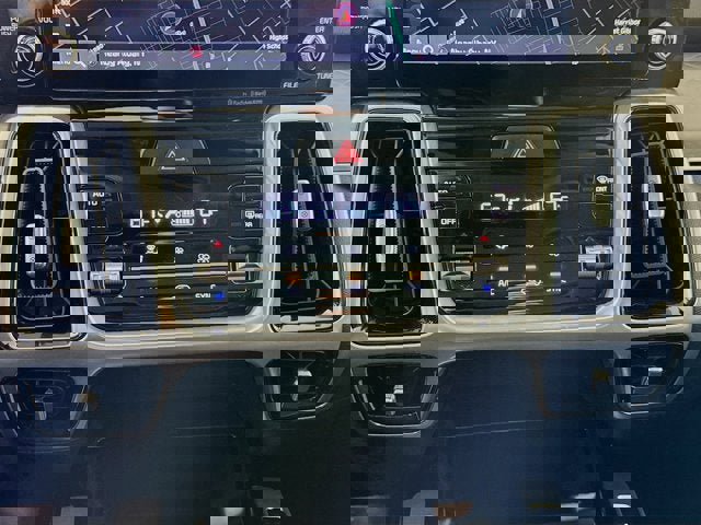 Certified 2022 Kia Sorento SX image 16