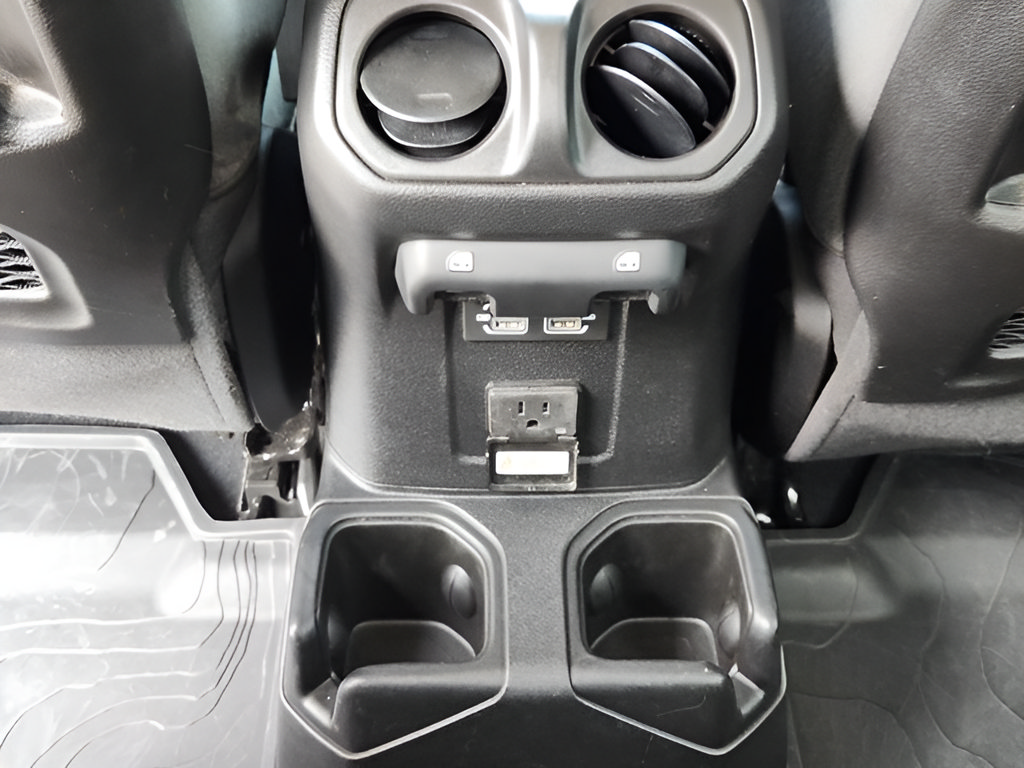 Used 2025 Jeep Gladiator Rubicon AWD/4WD image 32
