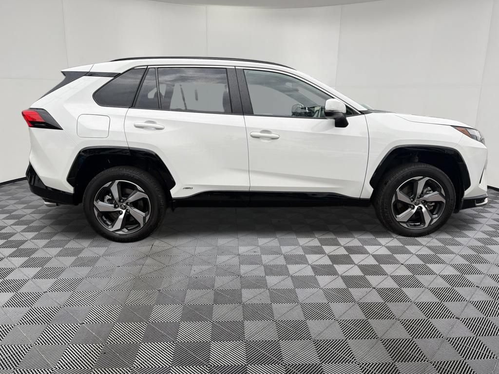 Used 2025 Toyota RAV4 SE AWD/4WD image 10