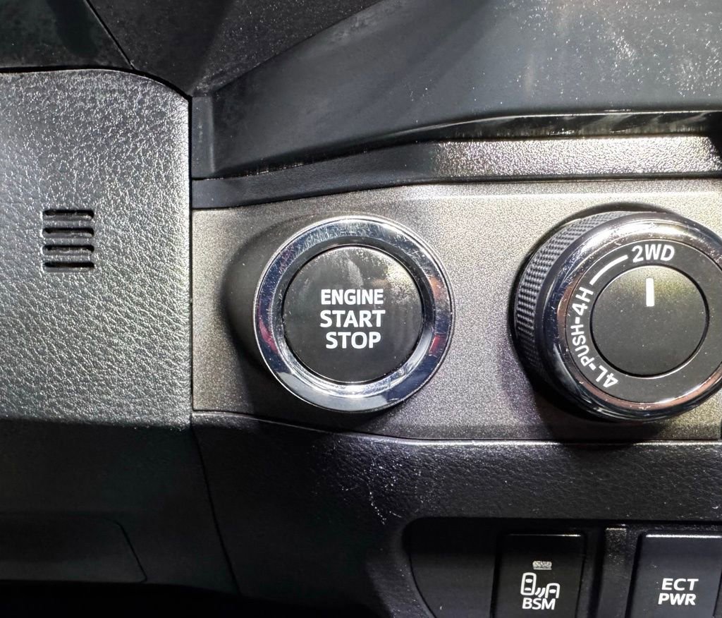 Certified 2023 Toyota Tacoma TRD Off-Road w/ Advanced Technology Package AWD/4WD image 33