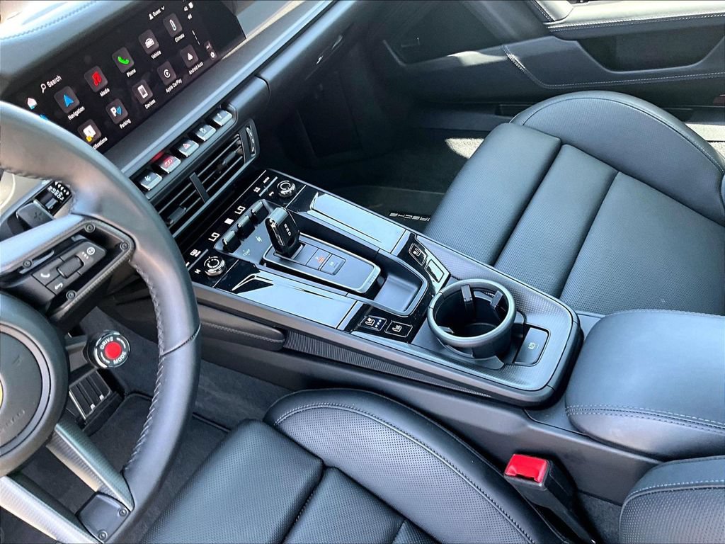Certified 2025 Porsche 911 Carrera GTS RWD image 17