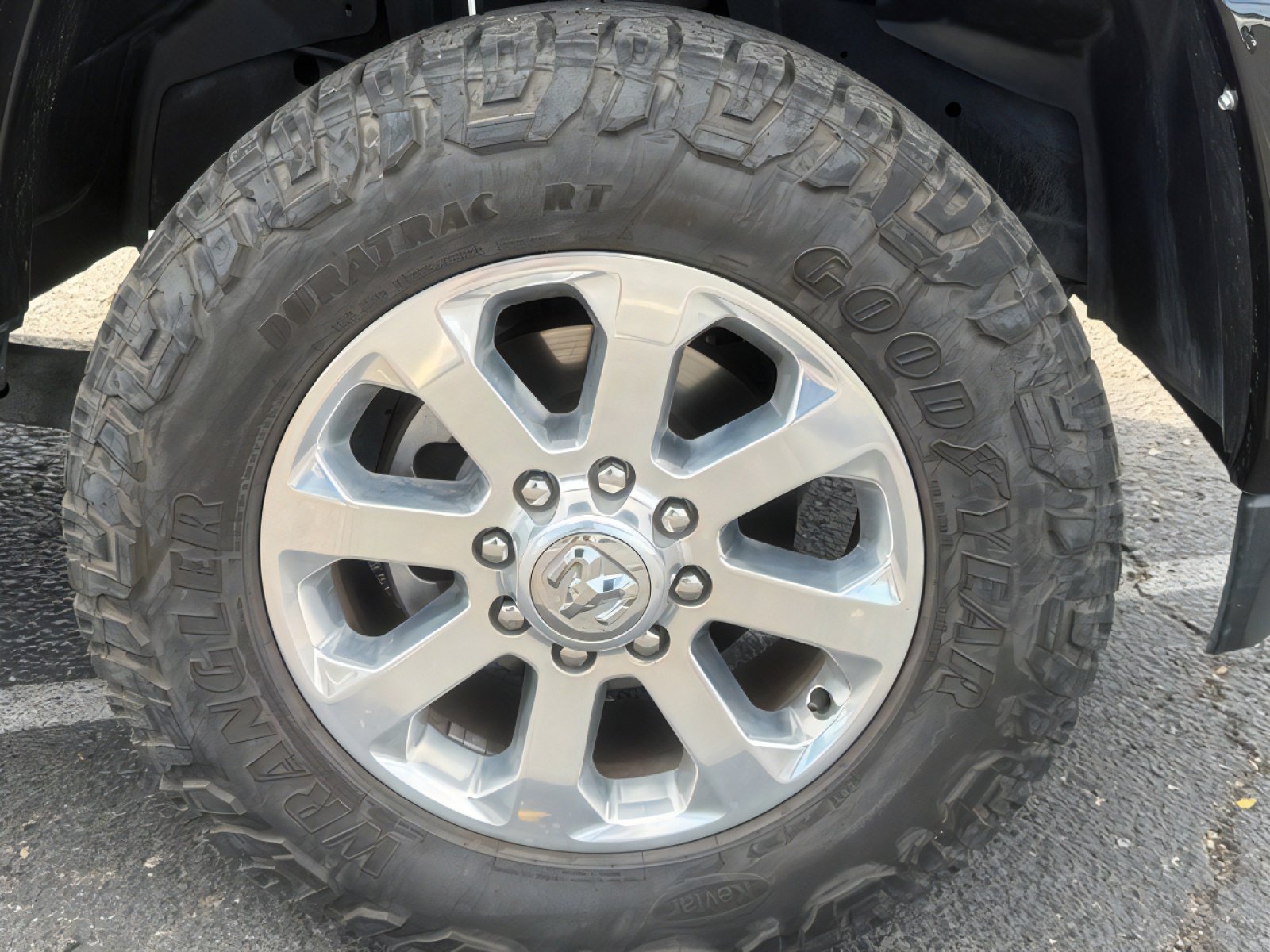 Used 2024 RAM 2500 Laramie w/ Sport Appearance Package image 9