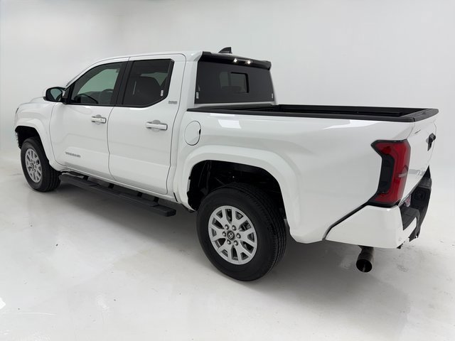 Used 2025 Toyota Tacoma SR5 w/ SR5 Upgrade Package image 37