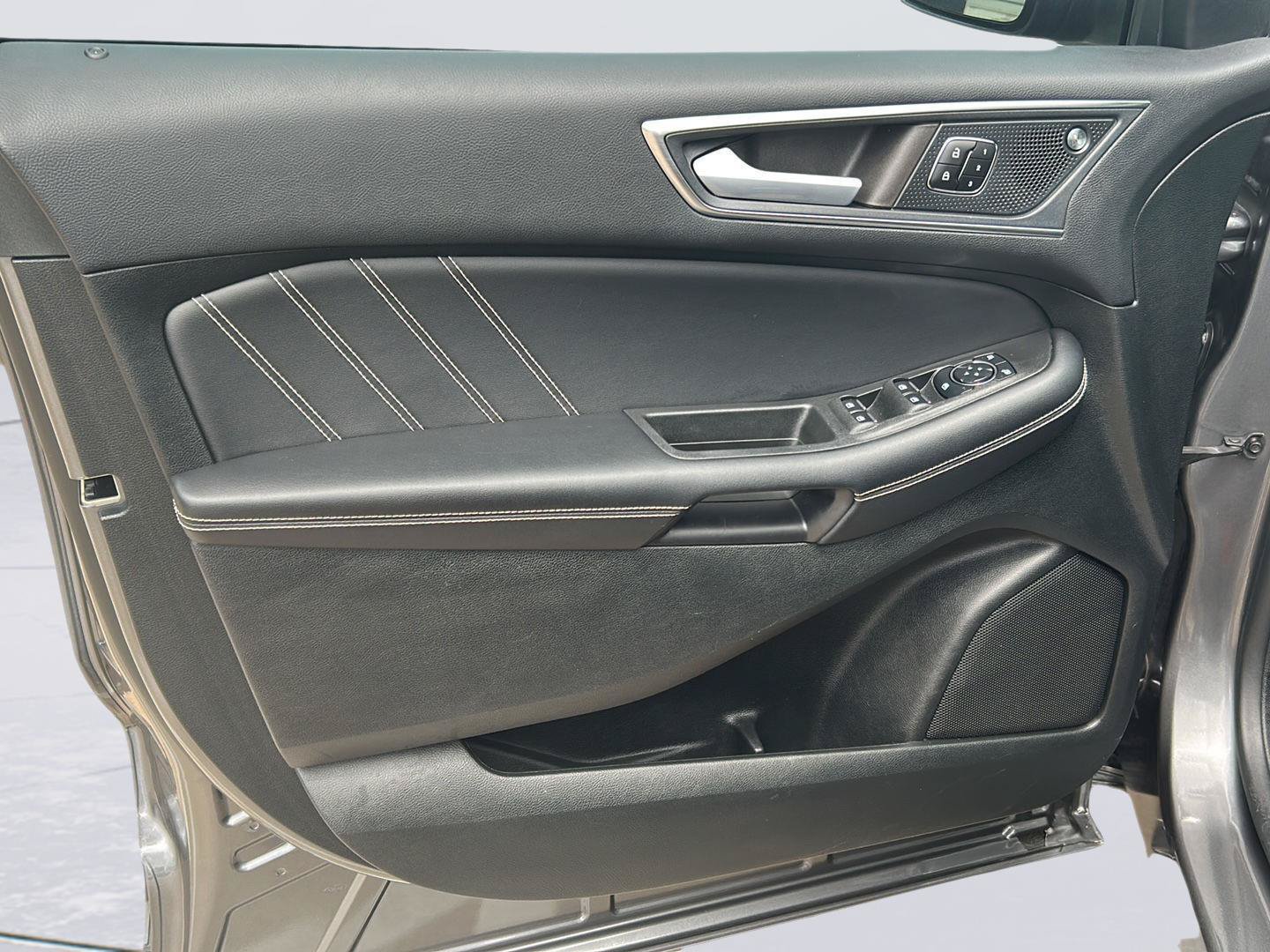 Used 2023 Ford Edge ST AWD/4WD image 8