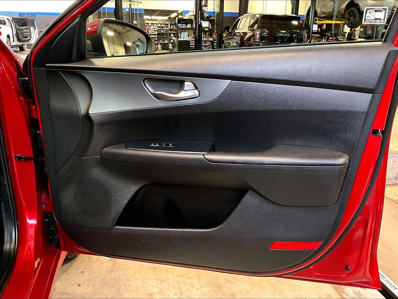 Used 2021 Kia Forte LXS FWD image 12