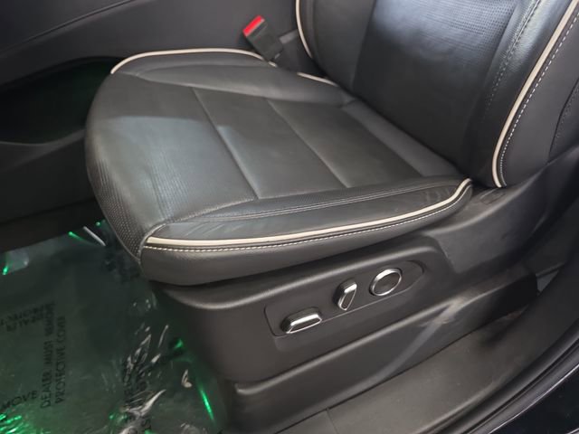 Certified 2024 Cadillac Escalade Premium Luxury AWD/4WD image 31