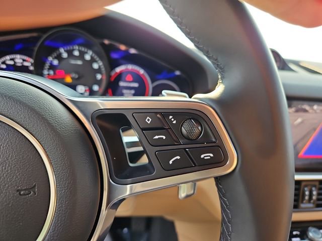 Used 2023 Porsche Cayenne Platinum Edition image 28