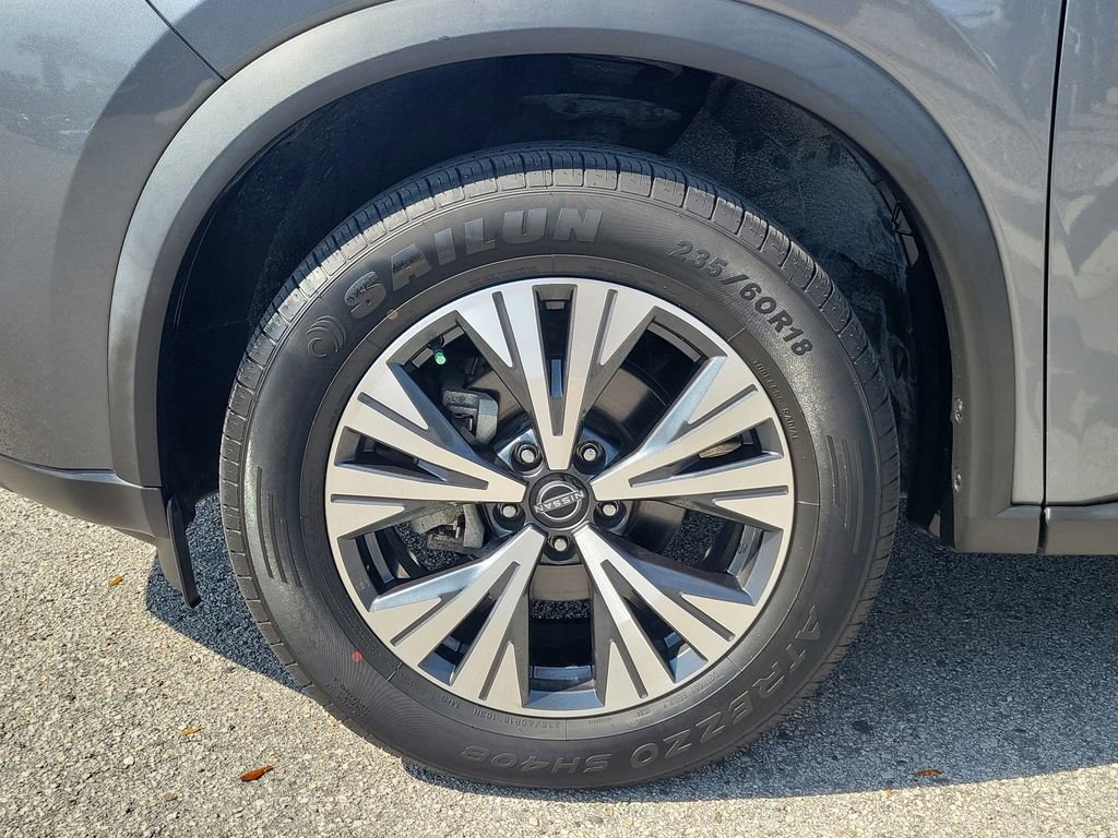 Used 2023 Nissan Rogue SV image 6