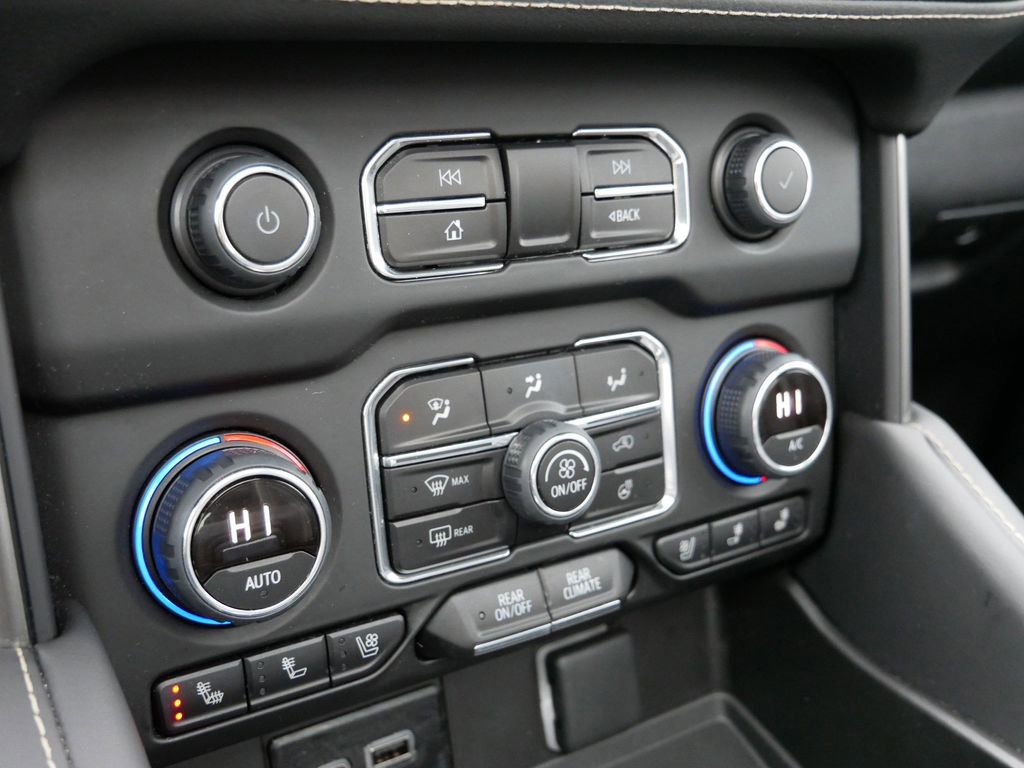 Used 2023 Chevrolet Tahoe Premier w/ Advanced Technology Package image 19