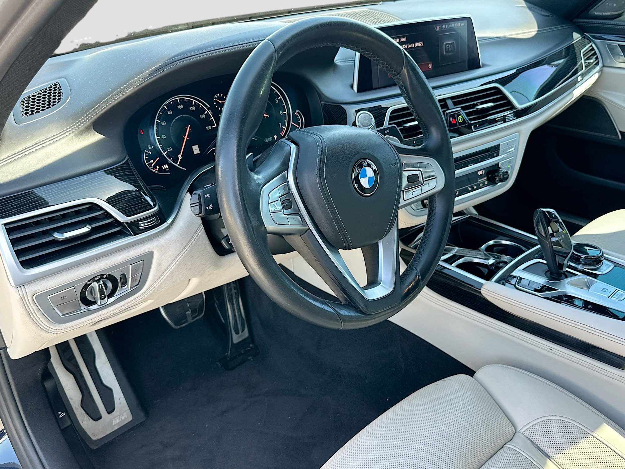 Used 2019 BMW 740i w/ Executive Package RWD image 9