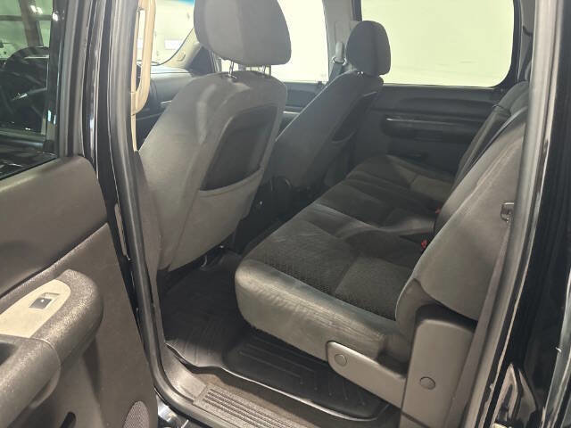 Used 2007 Chevrolet Silverado 2500 LT w/ 1LT Convenience Package image 18