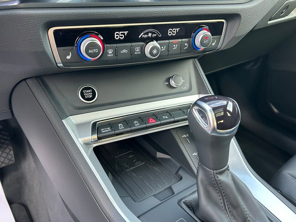 New 2025 Audi Q3 2.0T Premium w/ Convenience Package AWD/4WD image 26