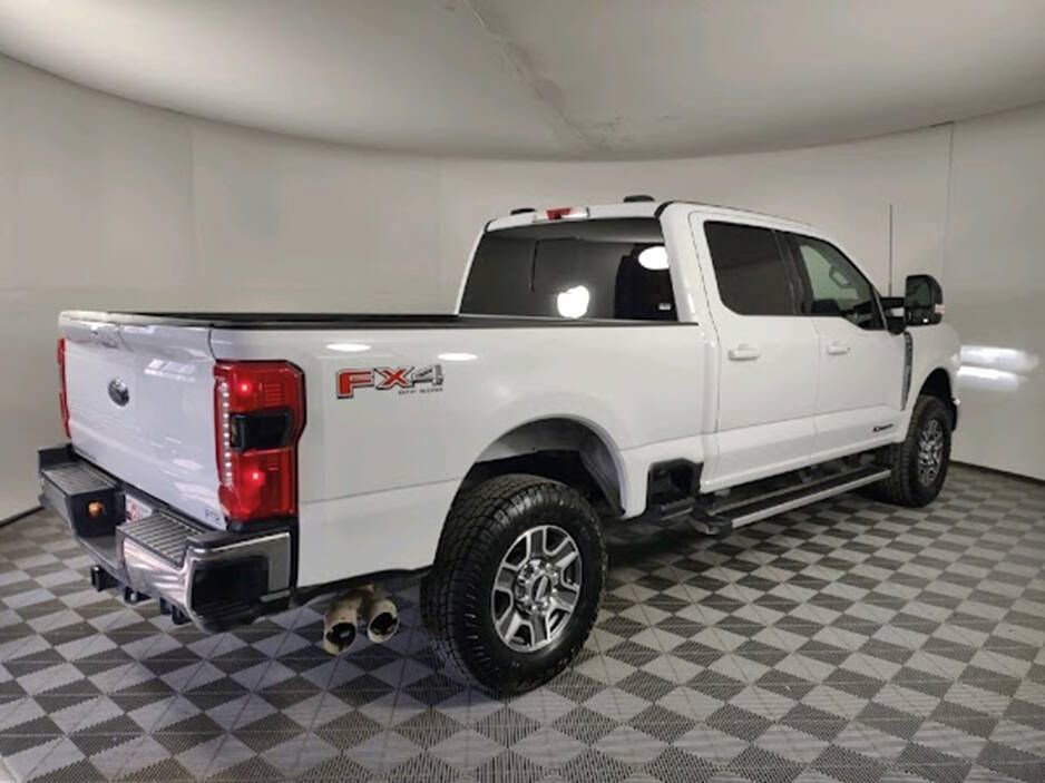 Used 2024 Ford F250 Lariat w/ FX4 Off-Road Package image 8