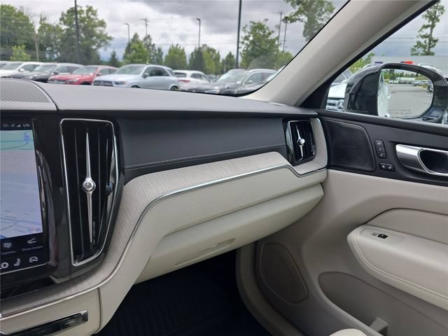 Used 2023 Volvo XC60 T8 Ultimate AWD/4WD image 25