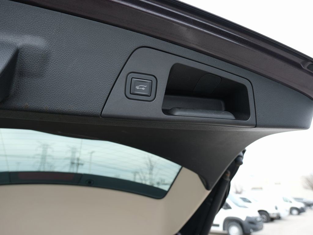 Used 2017 Buick Envision Essence FWD image 35