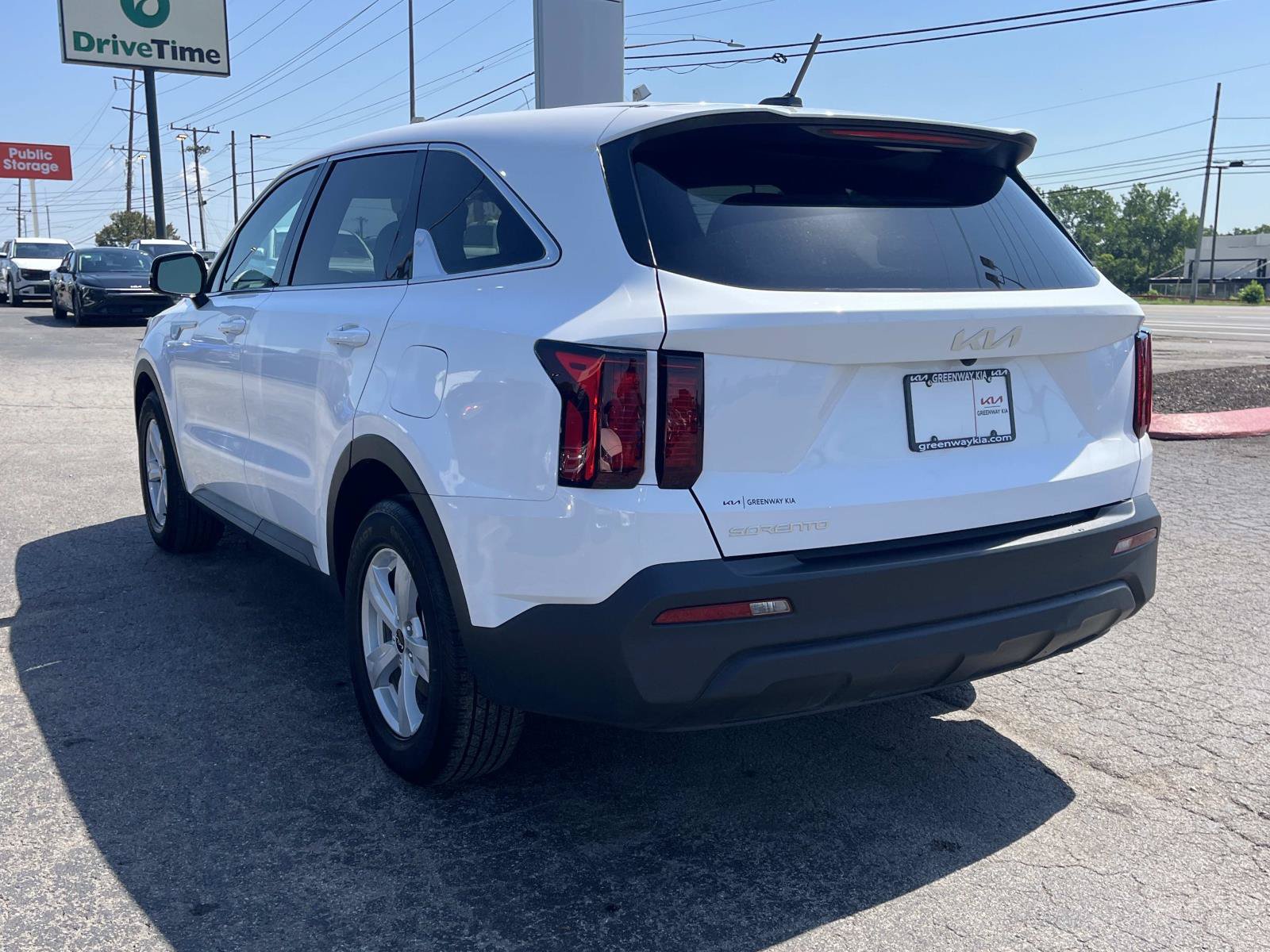 Used 2023 Kia Sorento LX FWD image 5