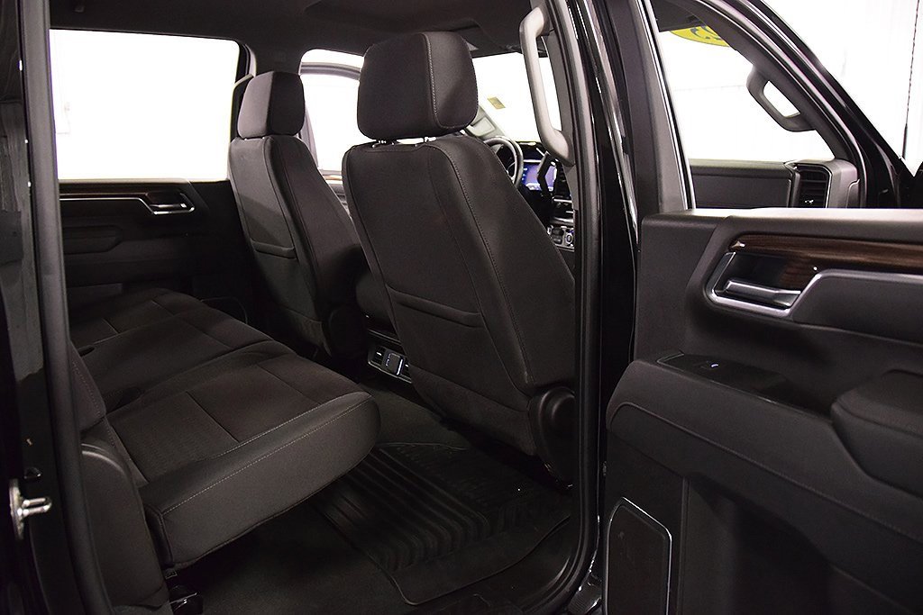 Used 2025 Chevrolet Silverado 2500 LT w/ Convenience Package image 24