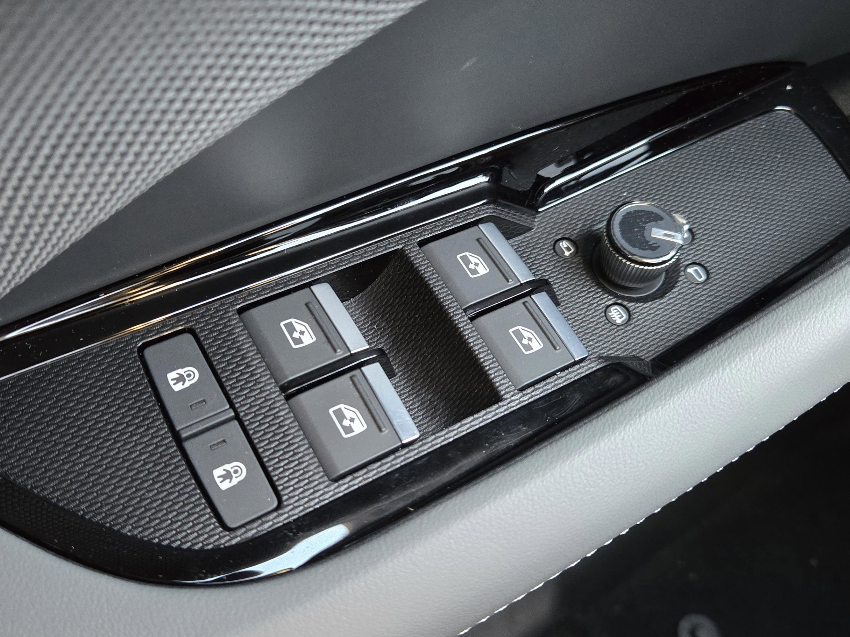 New 2026 Audi Q3 quattro 2.0T image 12