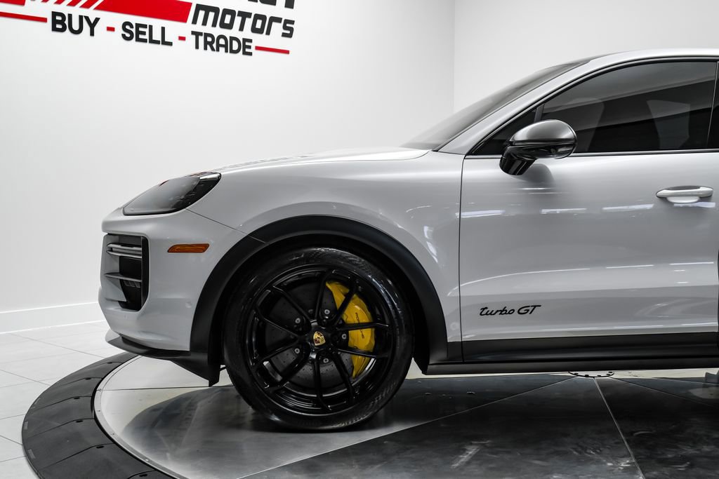 Used 2024 Porsche Cayenne Turbo GT AWD/4WD image 18
