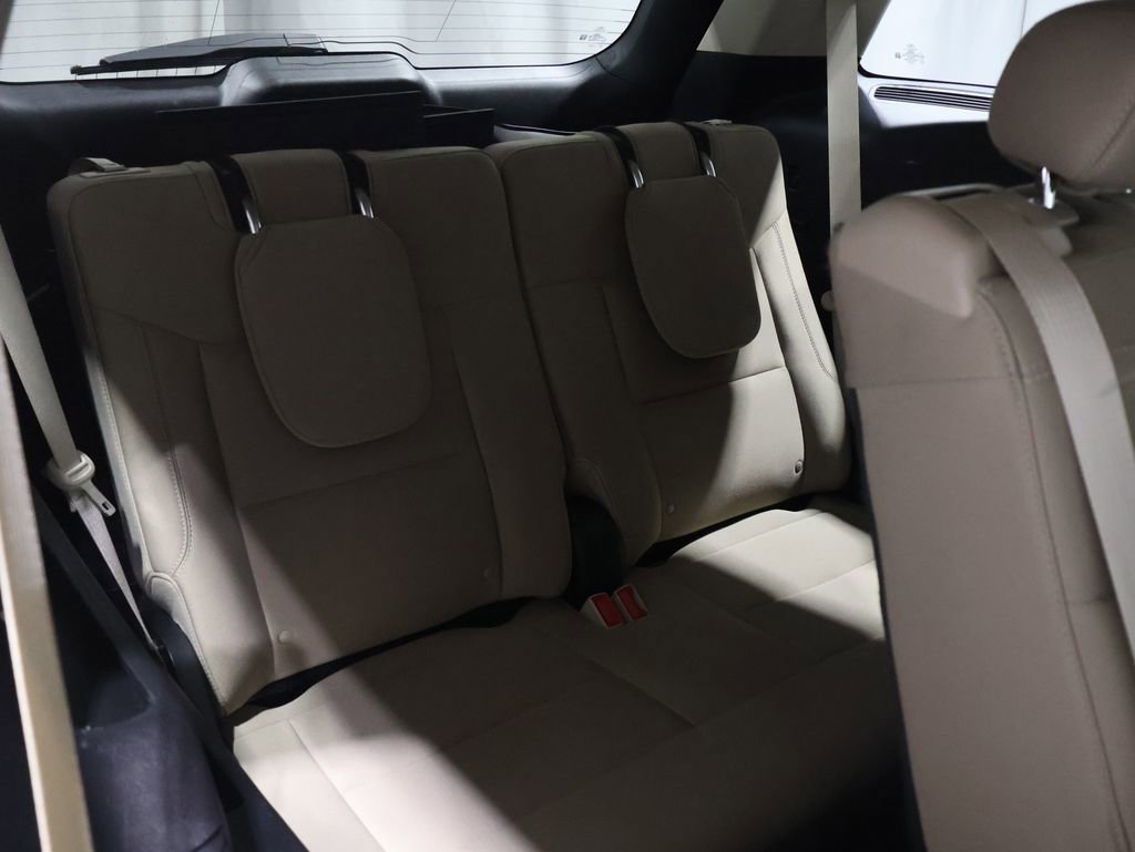 Used 2022 Ford Explorer XLT image 24