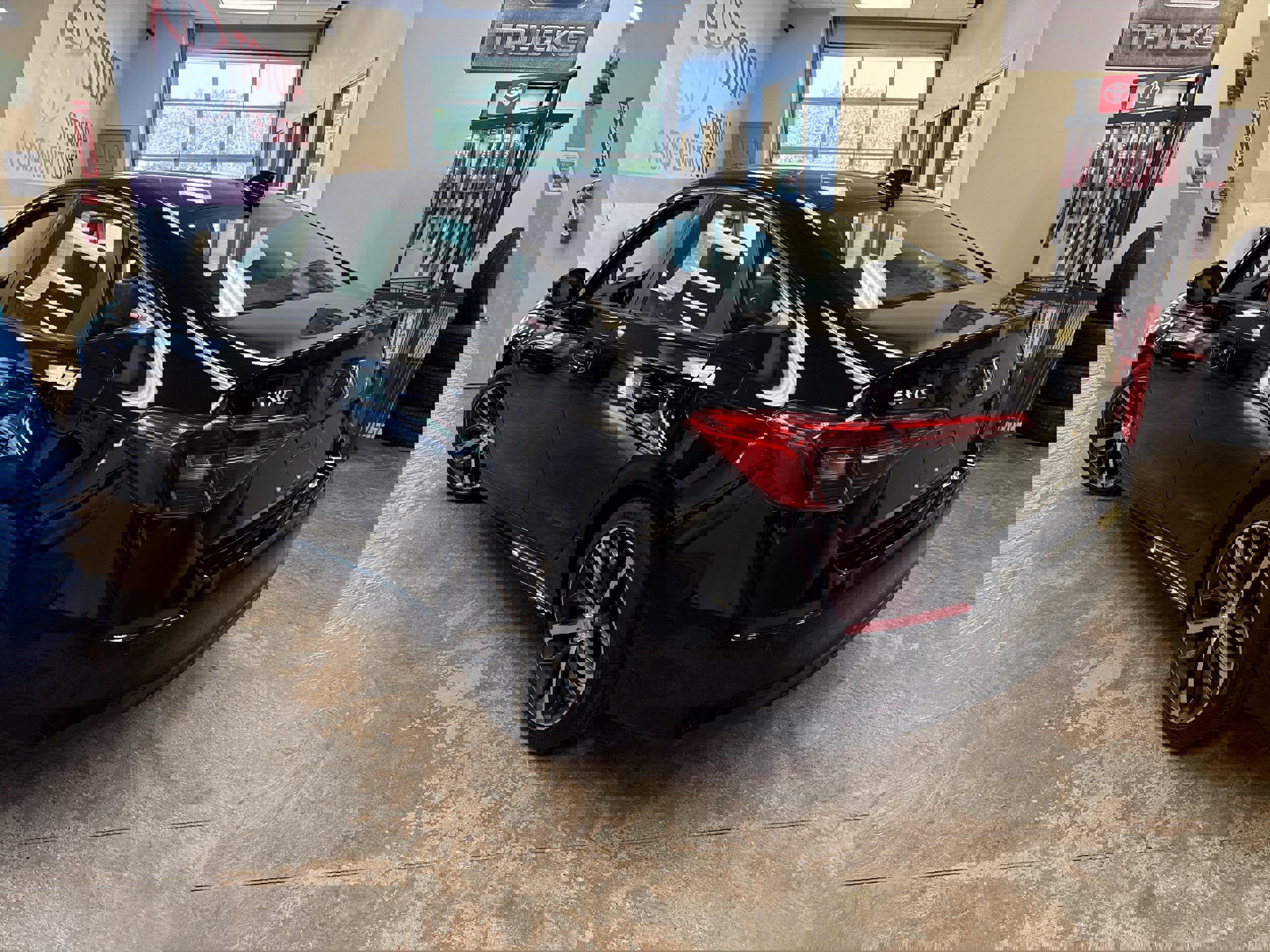 Used 2022 Honda Civic Touring image 8