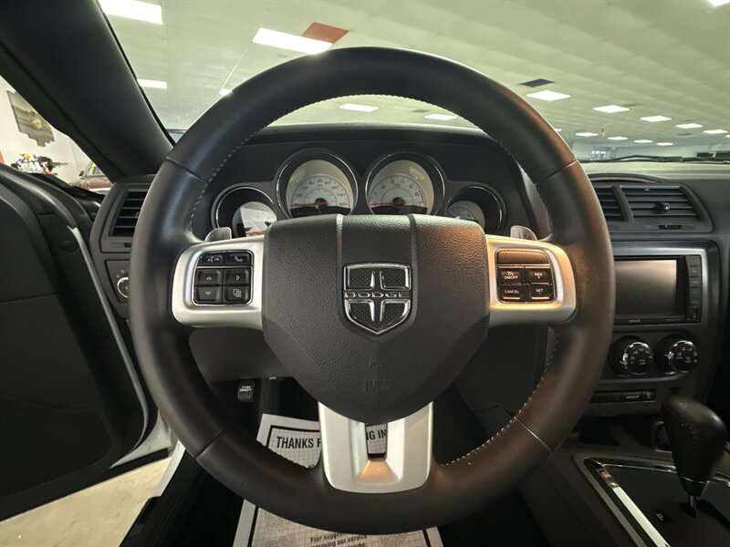 Used 2014 Dodge Challenger R/T RWD image 32