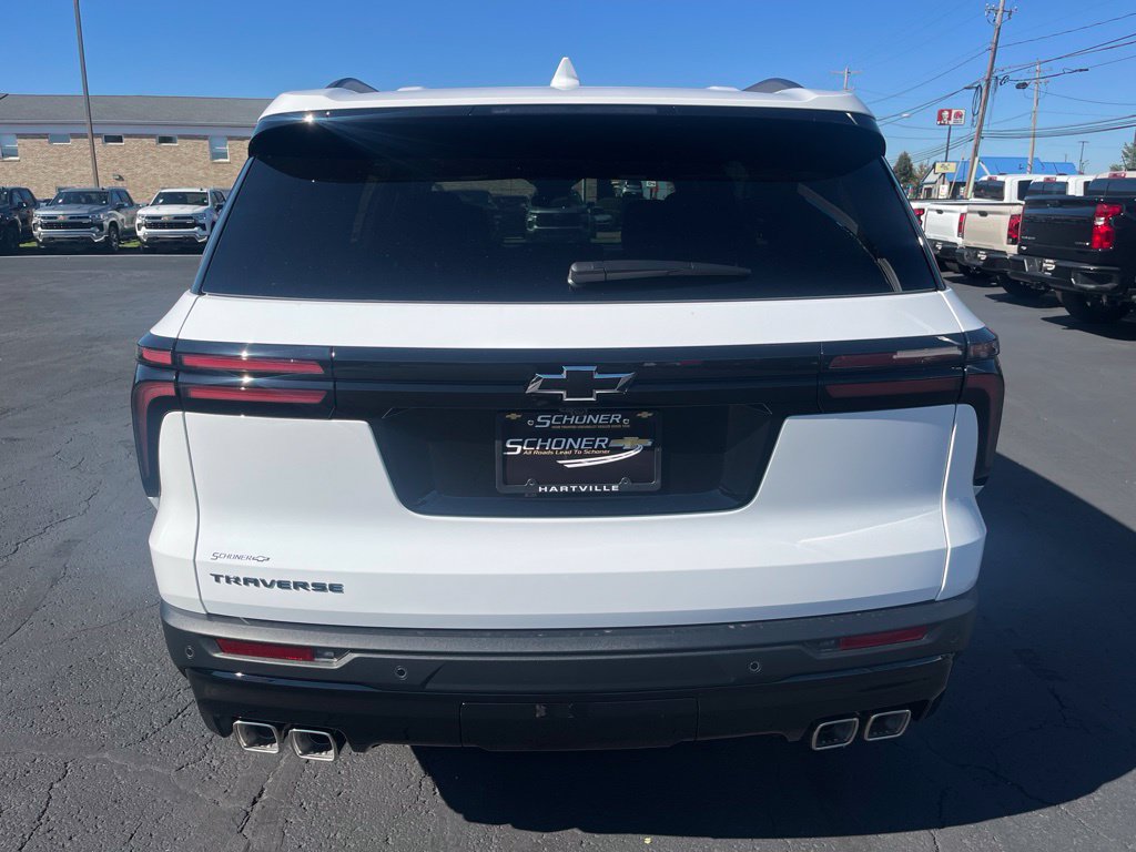 New 2027 Chevrolet Traverse LT w/ Midnight/Sport Edition FWD image 4