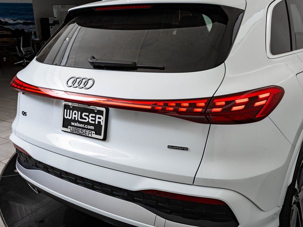 Certified 2025 Audi Q5 Premium w/ 19" Wheel Package image 9