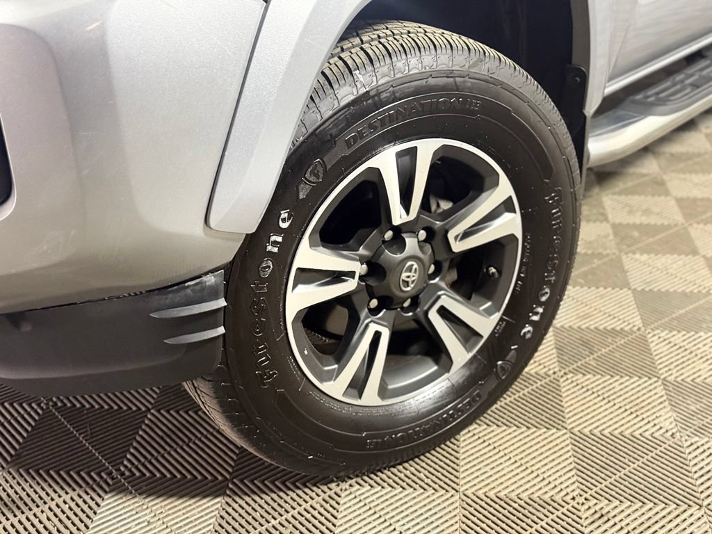 Used 2019 Toyota Tacoma TRD Sport w/ Technology Package AWD/4WD image 2