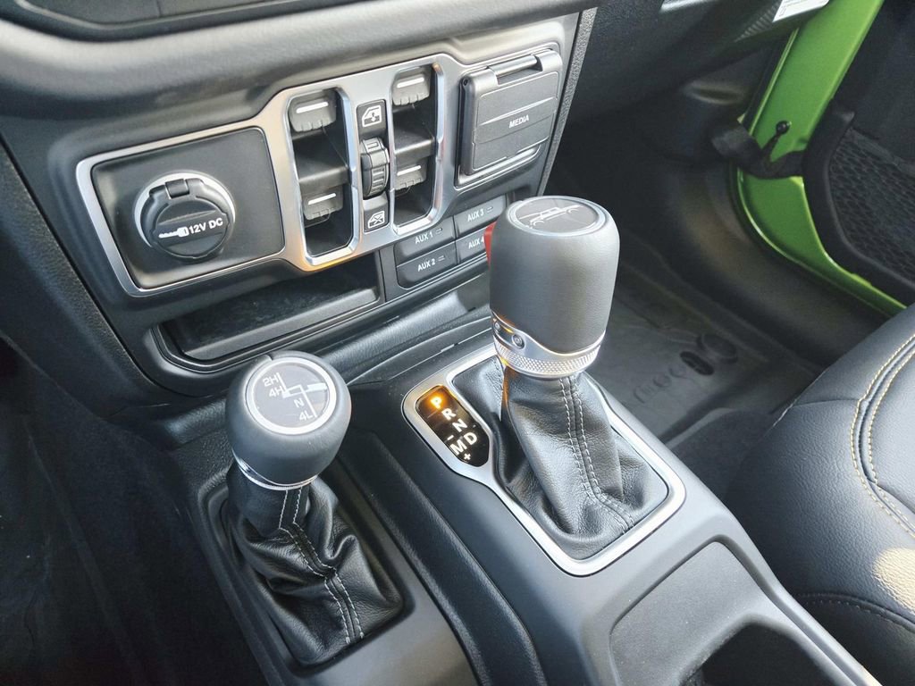 Certified 2025 Jeep Gladiator Sport image 33