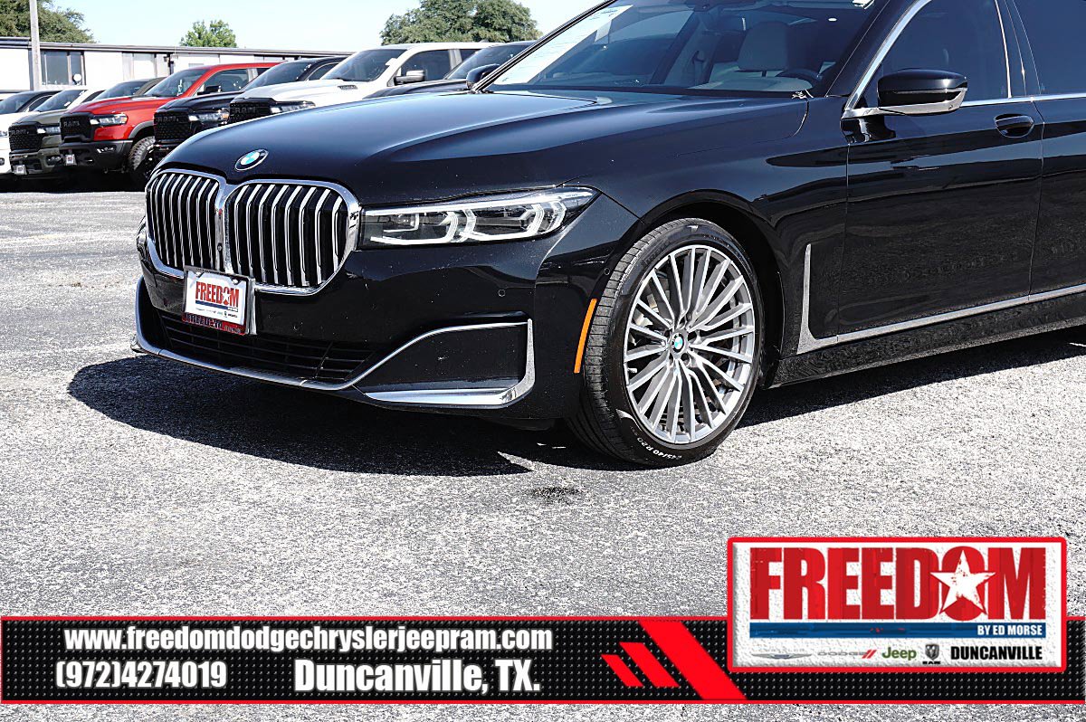 Used 2021 BMW 740i w/ Premium Package RWD image 44