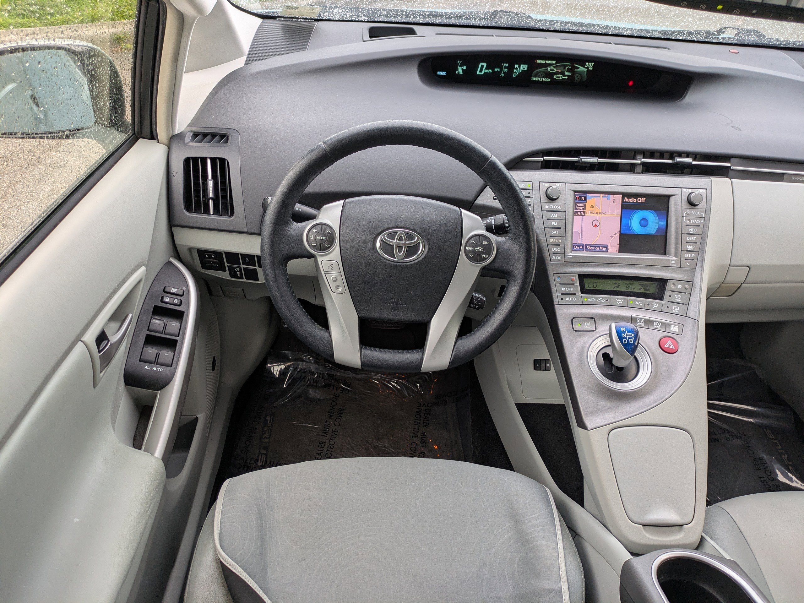 Used 2015 Toyota Prius Four image 15