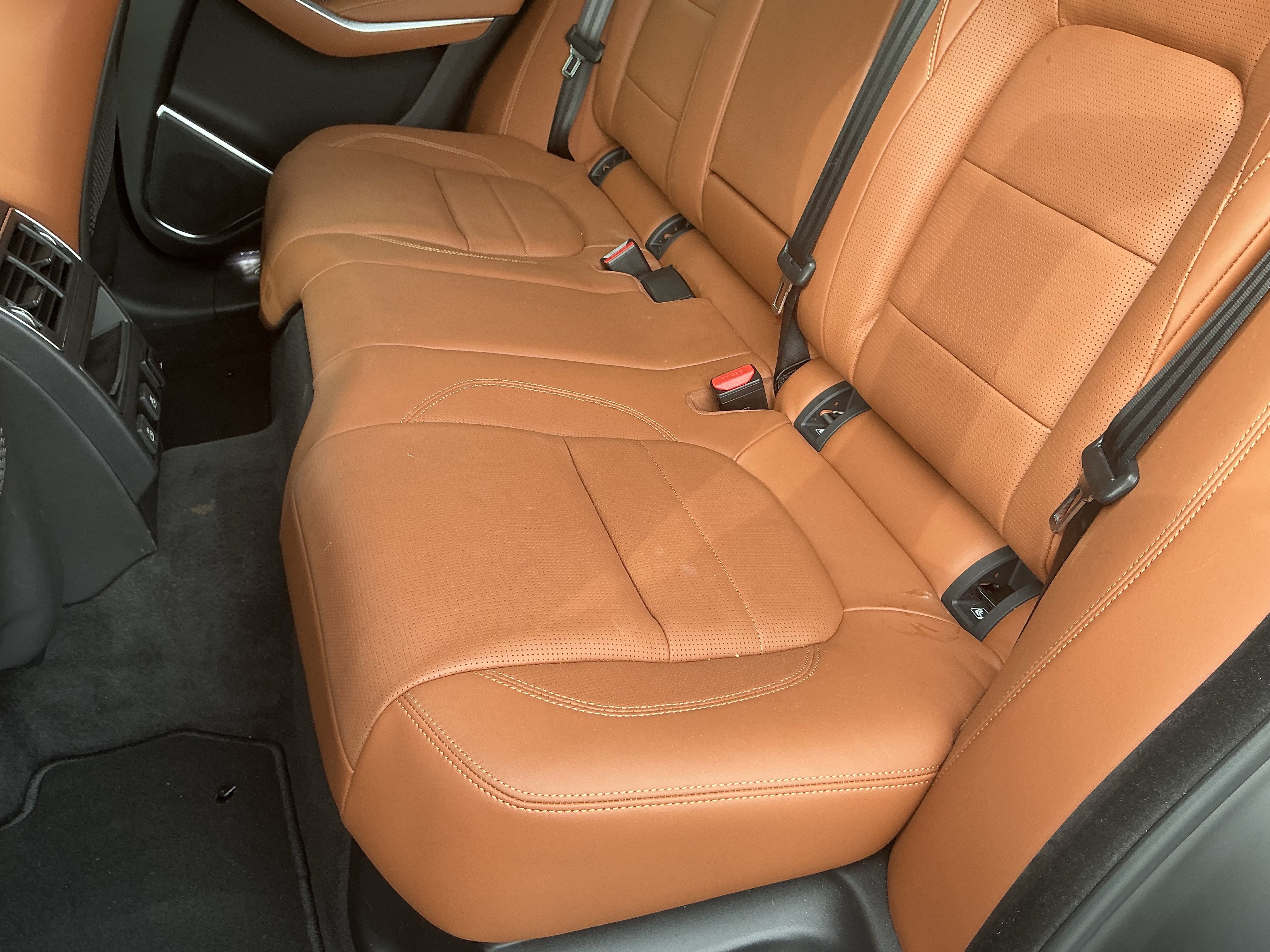 Certified 2026 Jaguar F-PACE R-Dynamic S AWD/4WD image 29