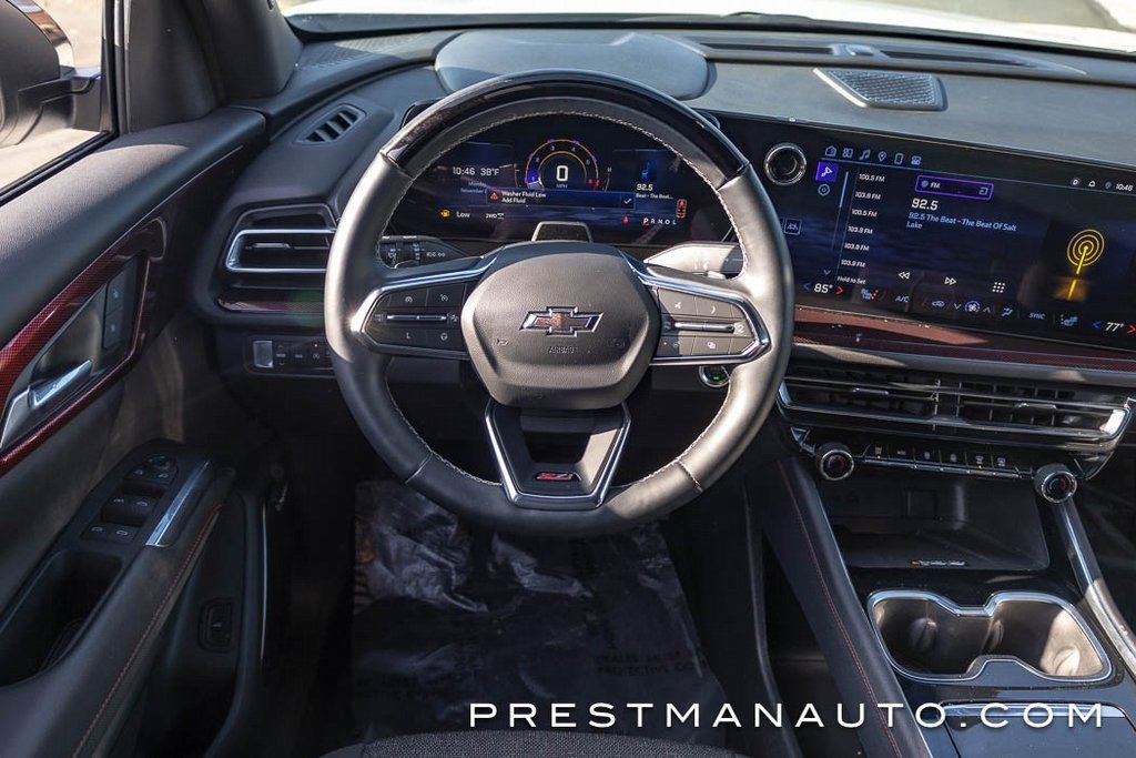 Used 2024 Chevrolet Traverse Z71 w/ Enhanced Driving Package image 2