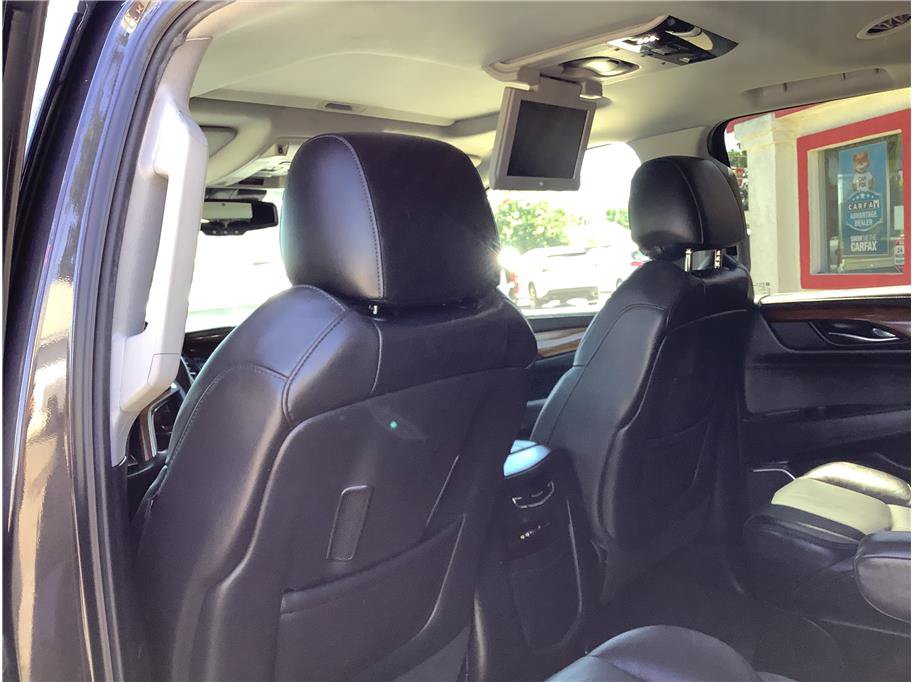 Used 2016 Cadillac Escalade Luxury RWD image 11