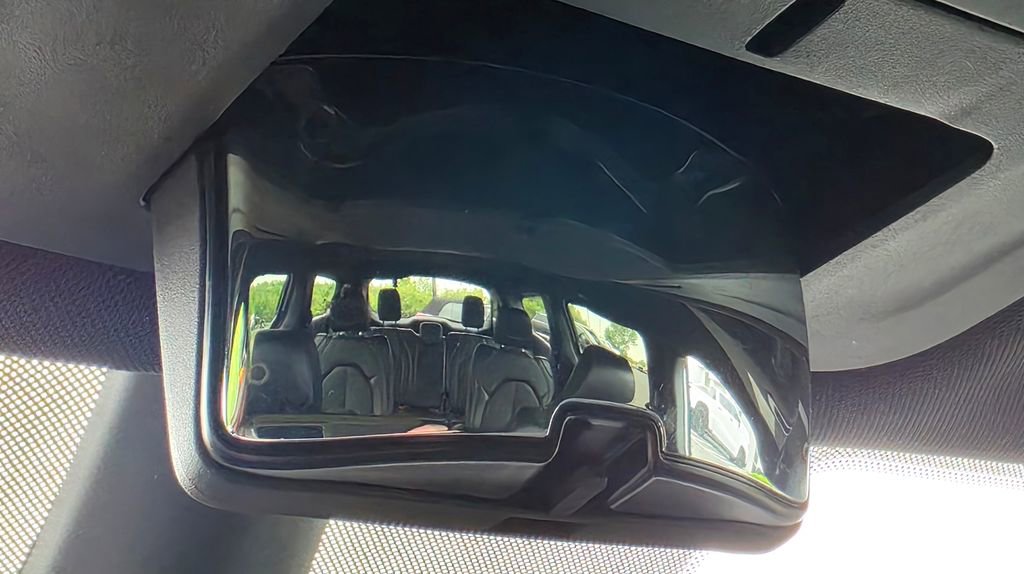 Used 2025 Chrysler Pacifica Select FWD image 47