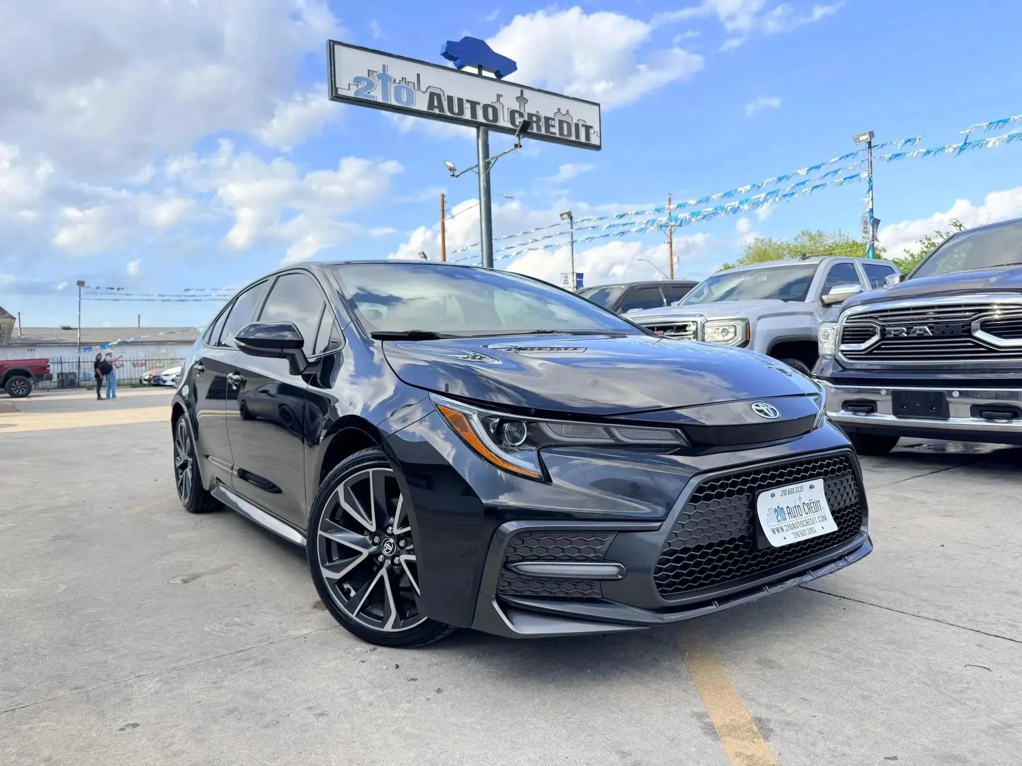 Used 2022 Toyota Corolla SE FWD image 1