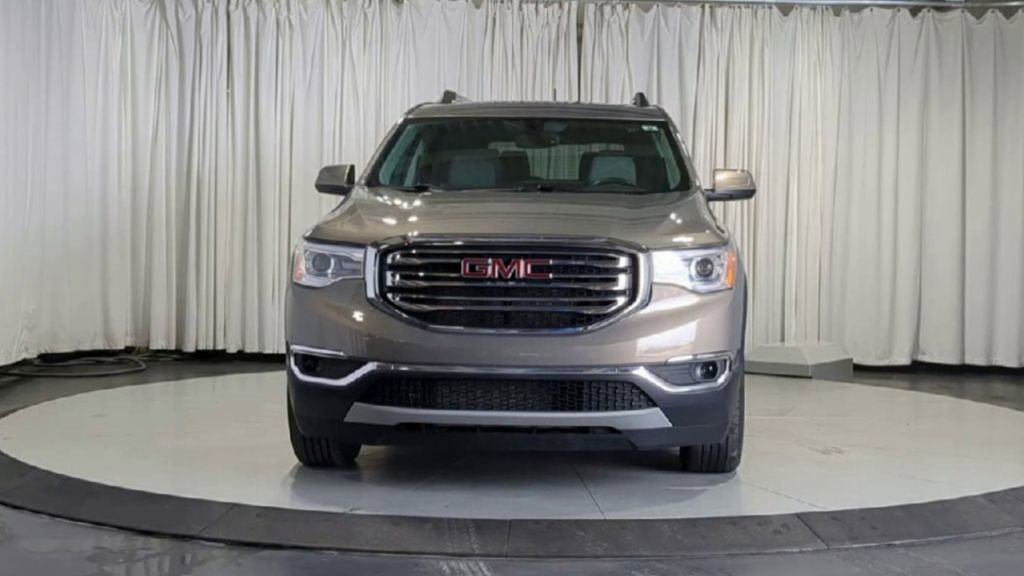 Used 2019 GMC Acadia SLT image 3