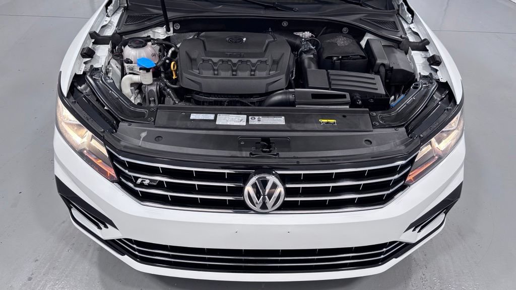 Used 2018 Volkswagen Passat 2.0T R-Line FWD image 29