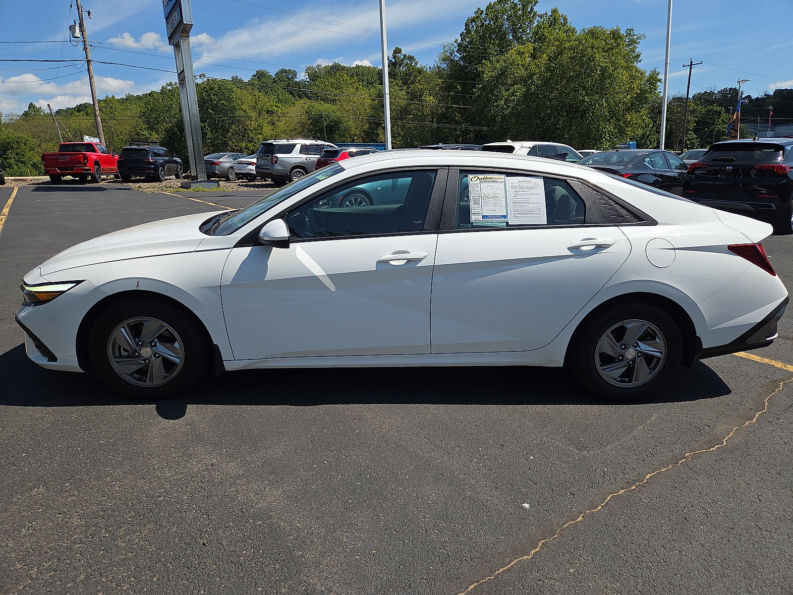 Used 2024 Hyundai Elantra SE FWD image 6