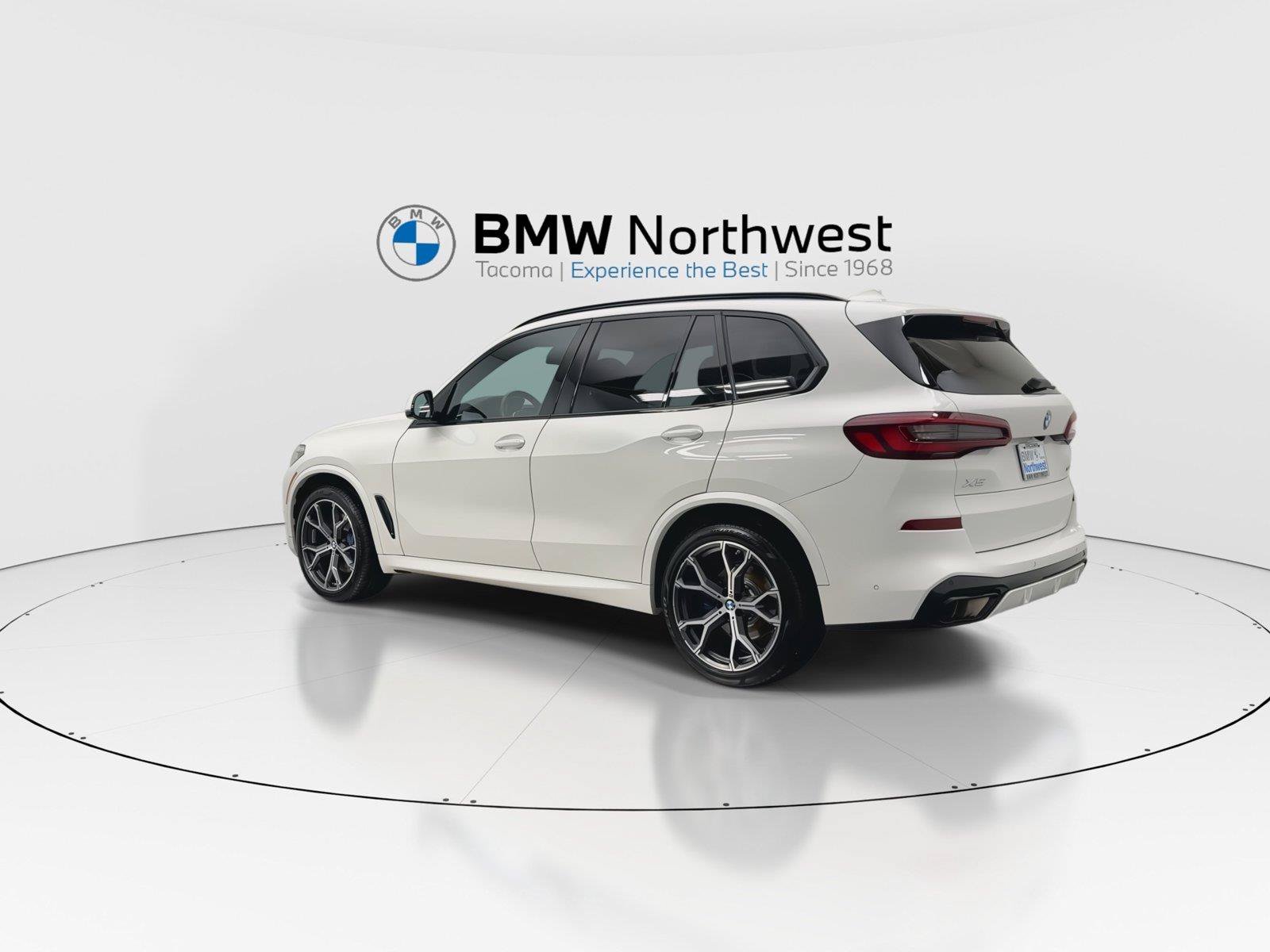 Used 2023 BMW X5 xDrive40i w/ M Sport Package AWD/4WD image 12
