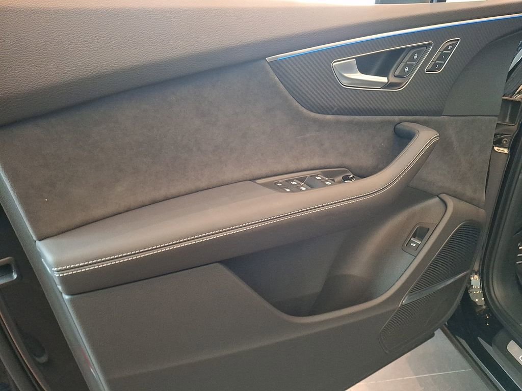 New 2026 Audi SQ7 Premium Plus AWD/4WD image 13