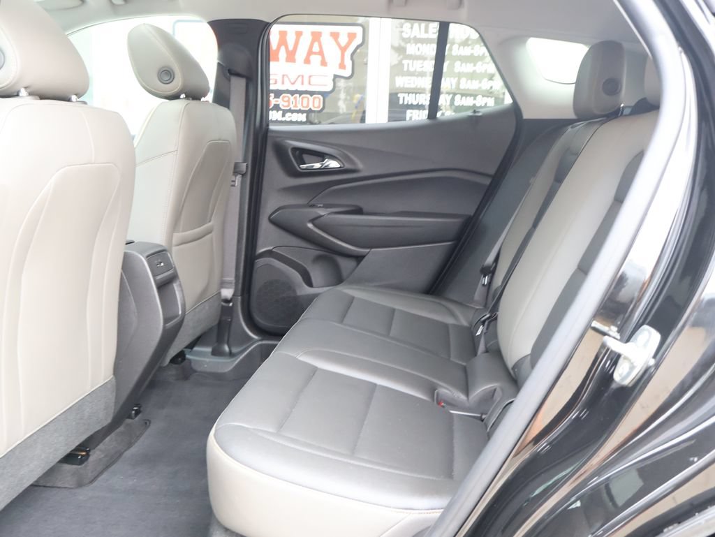 Used 2025 Chevrolet Trax ACTIV w/ Sunroof Package FWD image 26